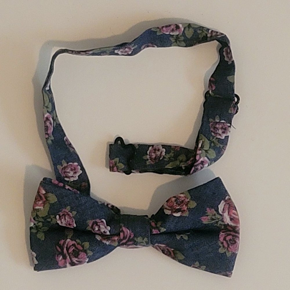 Bow Tie - Picture 2 of 2
